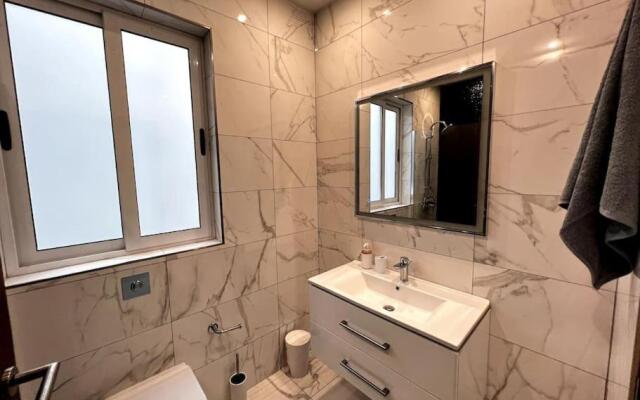 Viewline SeaView Modern 3 Bedroom Apartment
