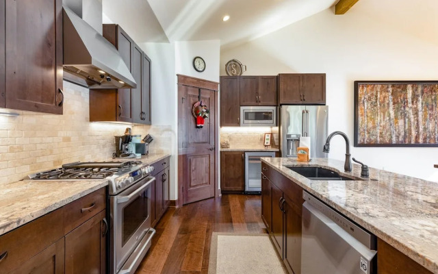 47 River Run Townhomes 3 Bedroom Townhouse by RedAwning