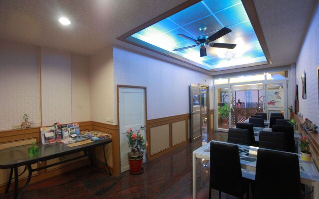 First Place B&B - Hualien Railway Station