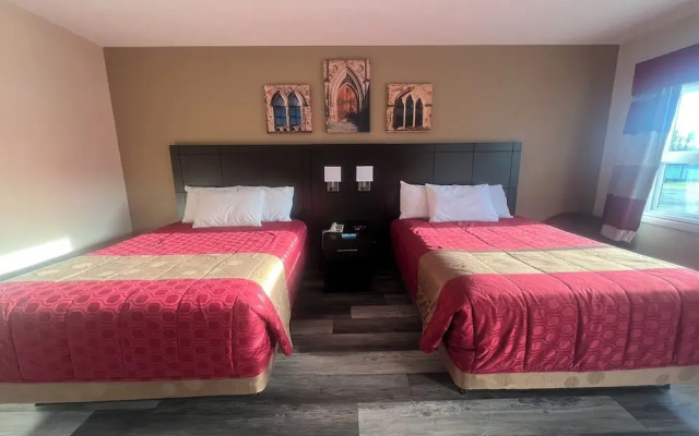 Colonial House Motor Inn