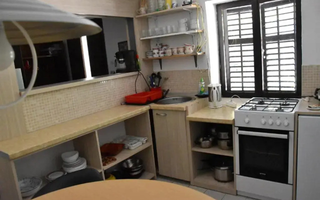 Muki's House- just 50m from the beach