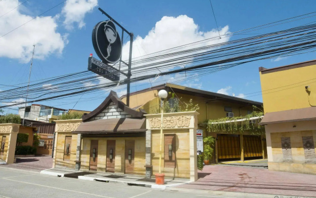 Victoria Court Las Piñas