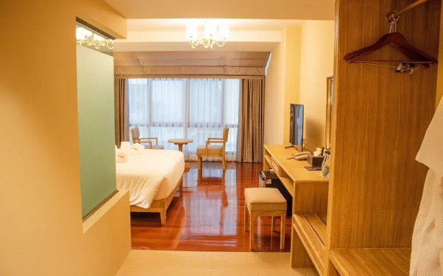 siri grand bangkok hotel