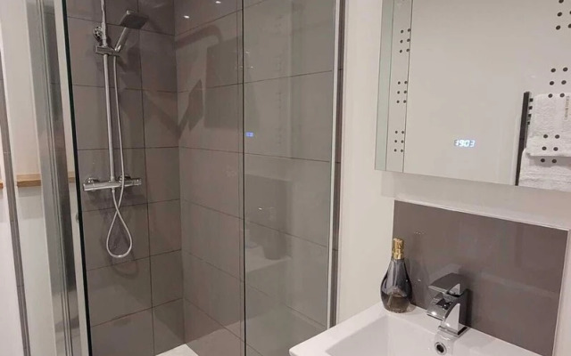 Luxury 2 Bed Flat In The Heart Of Rochester