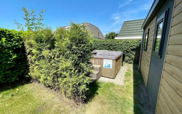 Lovely Holiday Home in Kaatsheuvel With Bubble Bath