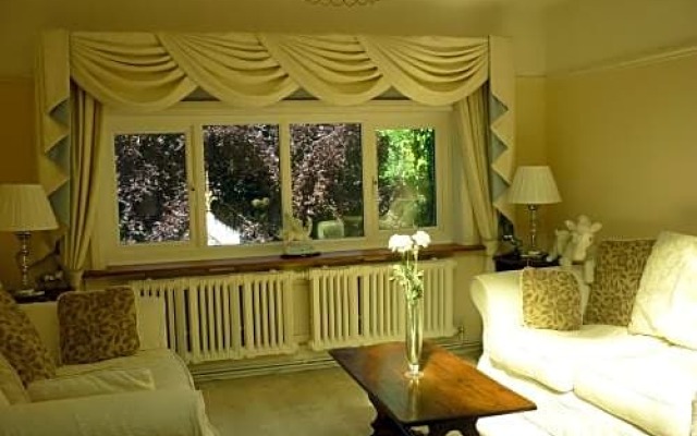 Stonelands House