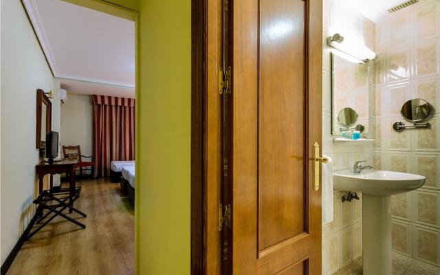 Virgen de los Reyes Hotel