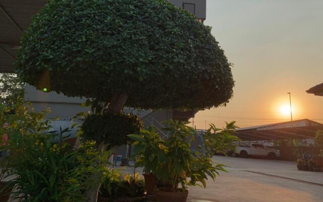 Hotel M Rojana Ayutthaya