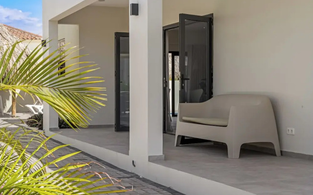 Infinity Blue villa with private pool