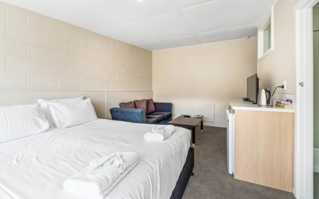 Norfolk Pine Motel