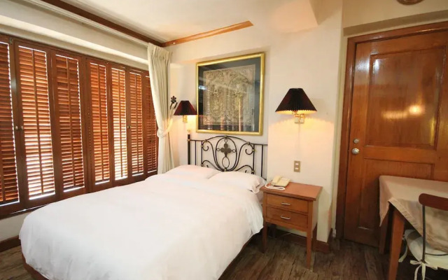 Corporate Executive Orient Suites