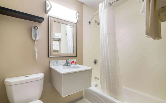 Econo Lodge Boston-Malden
