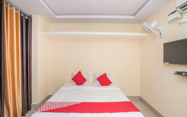 OYO 15818 Om Sai Residency