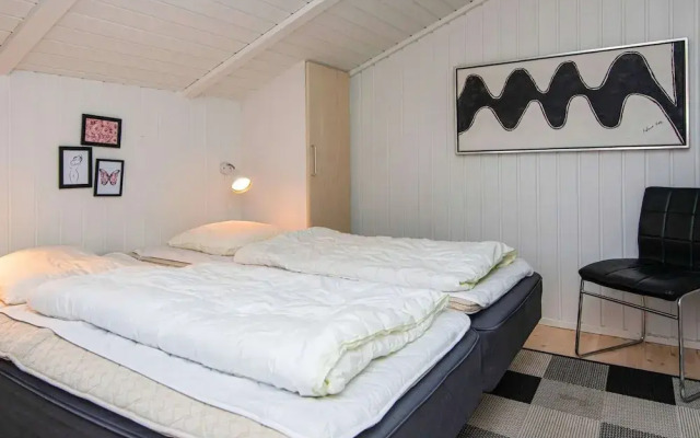 10 Person Holiday Home in Allingabro-by Traum