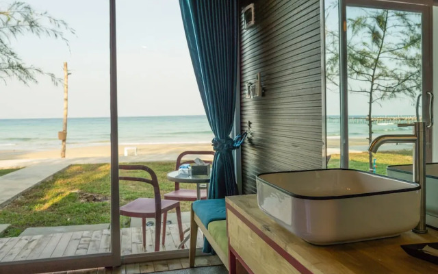 Sandy Beach Bungalows