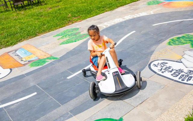 Lovestar Lakeside Hotel - Starlight Building