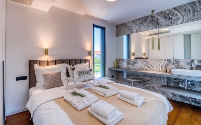 Crystal Holiday Residence II