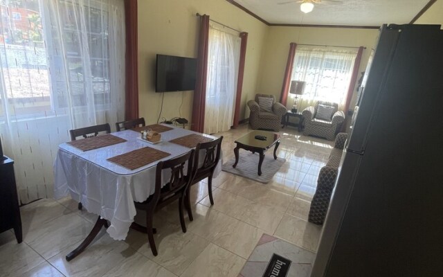 2-bed Apartment Drax Hall Ocho Rios AC and Wifi