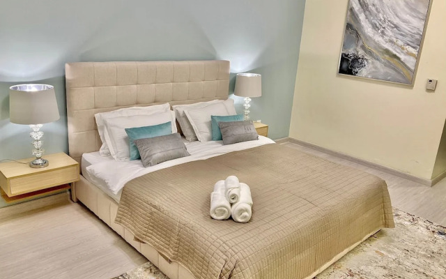 Whitesage - Lakefront Apartment Amidst Parks With Lake Access