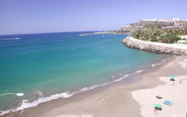 Elegant and Spacious Apartment With Sea Vieuw