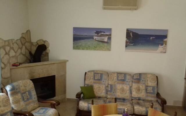 Apartment With one Bedroom in Tribanj, With Enclosed Garden and Wifi -