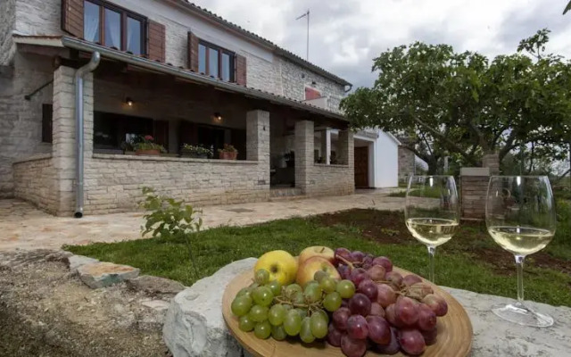 Holiday Home Ana 240