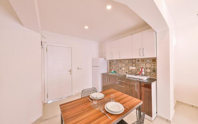 3 House Apart