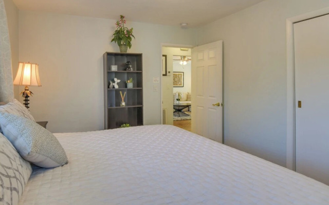 Pompano Beach Retreat w/ Backyard Oasis!