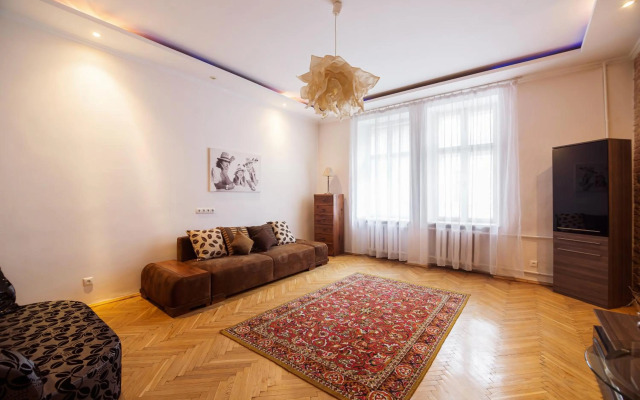 Апартаменти біля площі Ринок