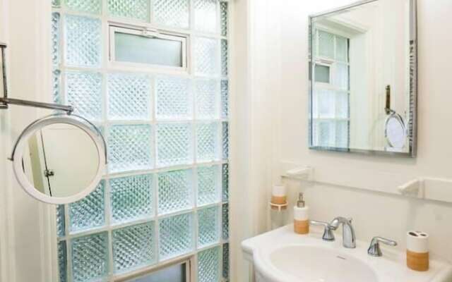 The Traveler's Nook Walk to City Park