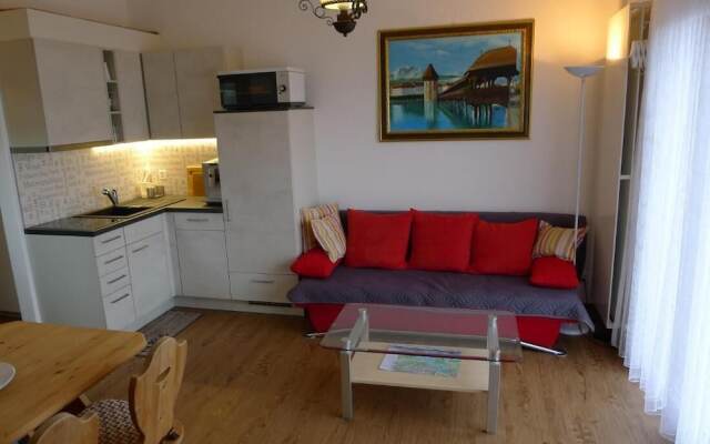 "elfe-apartments: Studio for 2 Adults, Balcony With Lake and Mountain View"