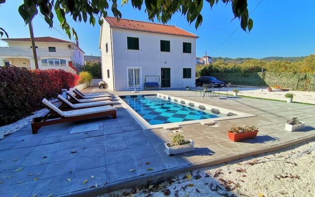 Holiday Home Nino With Amazing Swimming Pool