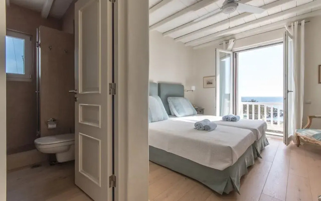 Hera iconic Mykonian Villa