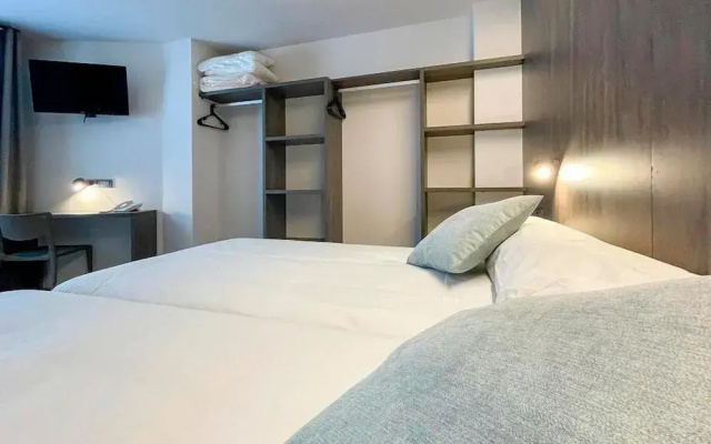 Hotel Quatre Llunes