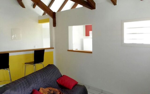 Apartment With 2 Bedrooms in Petit-canal, With Balcony and Wifi - 4 km