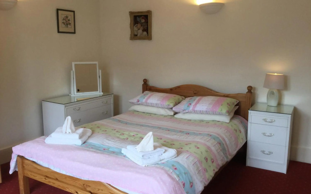 Inverness Apartments-Old Cottage