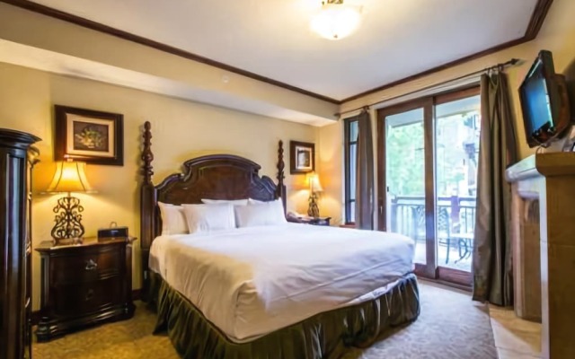 Canyon Base Condos by Lespri