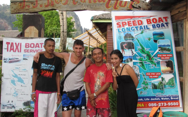PP Red Tuna Hut