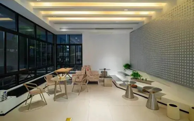 Zixing City Dongjiang Lake Xiuliu youth homestay