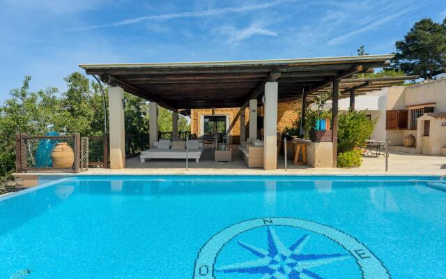 New! Villa Savinar in Es Cubells