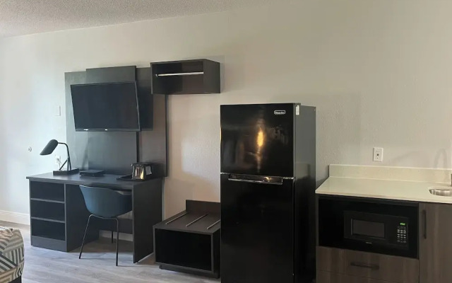 Studio 6 Hammond, LA – I12 – I55