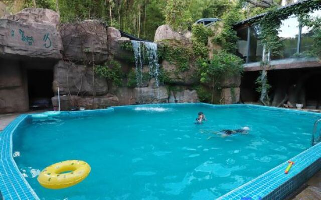 Jinyun Qiushan Banshe (Xiandu Scenic Spot)