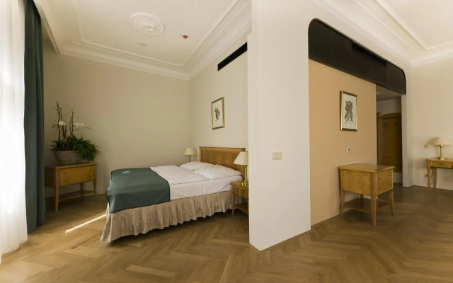 Grandhotel AMBASSADOR National House