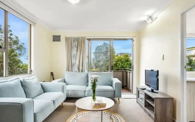 Lovely 2-Bedroom Rental with Parking Zodiak Stays