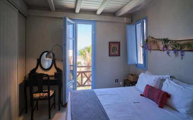 Pink Freud Villas Santorini