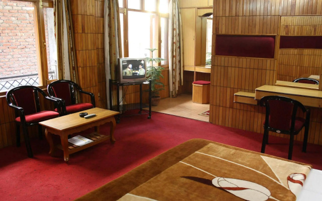 Hotel New Adarsh