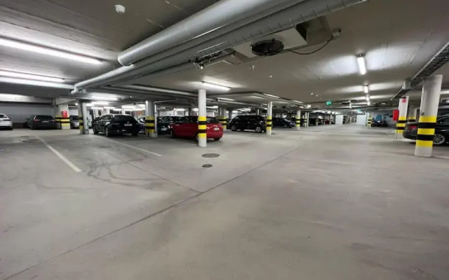 Suite - King Size Bed - Gym&Wifi - Indoor Parking