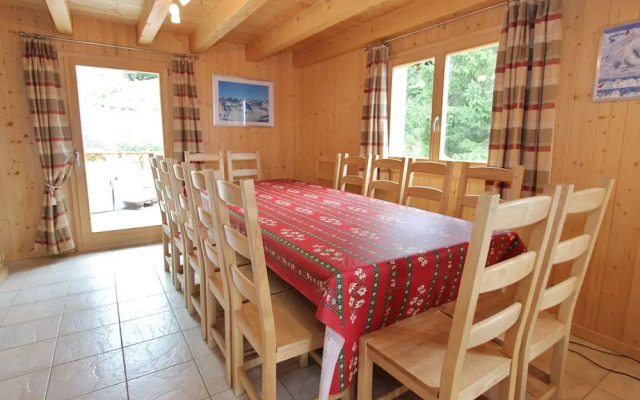 Luxury Chalet with Hot Tub in La Tzoumaz