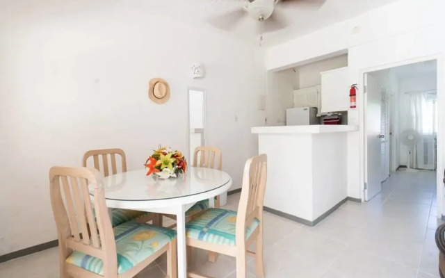 Sungazer - Holetown Apt & Beach Club on West Coast