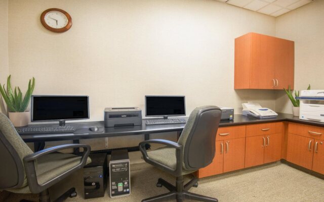 Holiday Inn & Suites Goodyear - West Phoenix Area by IHG